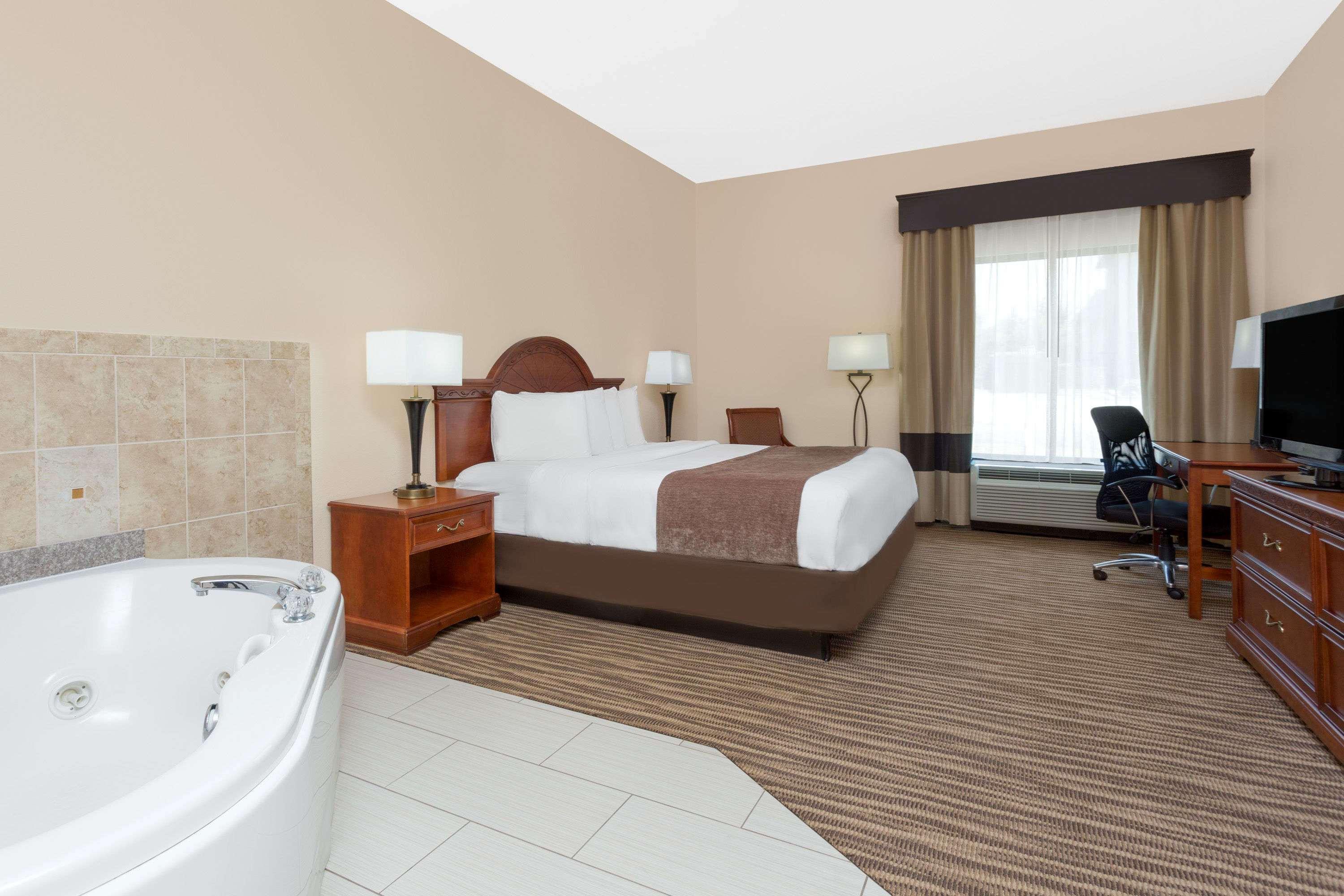 Baymont By Wyndham Augusta Riverwatch Bagian luar foto